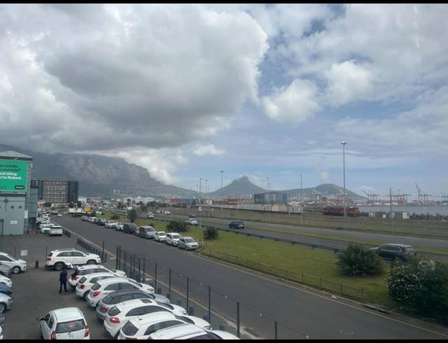 BUSINESS PROPERTY TO RENT IN PAARDEN EILAND